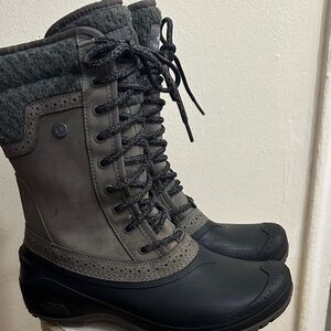The North Face Snow Boots.Size 7.5
Good condition